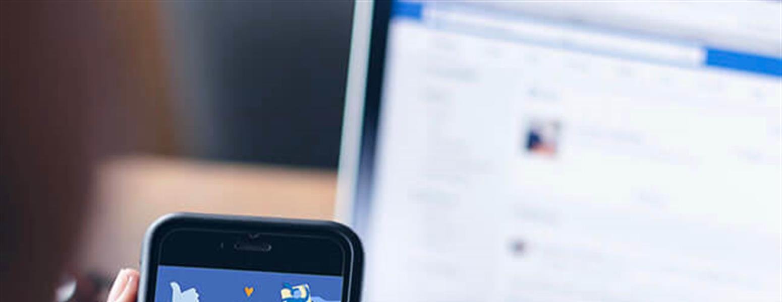 Choosing the Right Online Advertising Strategy: Social Media, PPC, or Both?